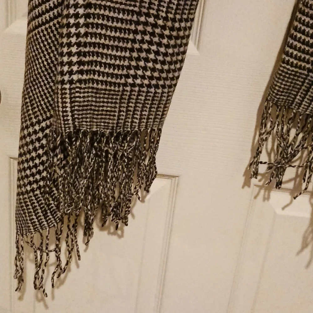 New Ladies Shawl - Picture 5 of 10